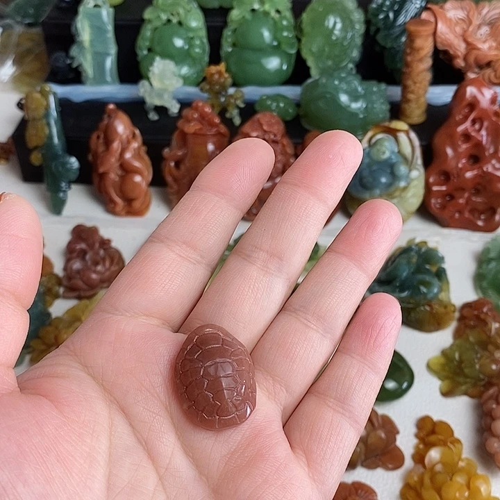 未镶嵌蛇纹石玉颈饰财****?