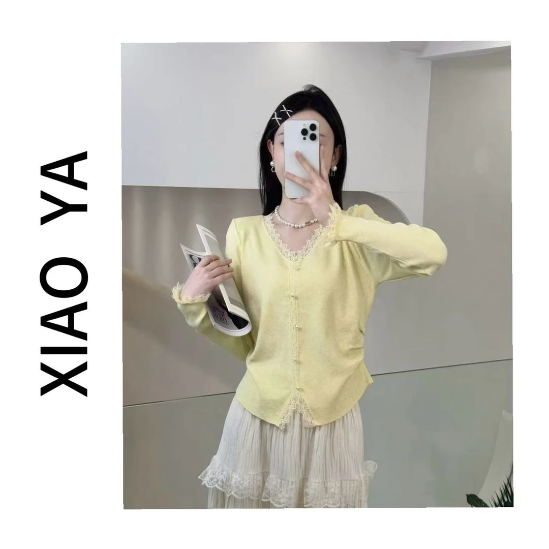 180春季新款法式V领气质拼接蕾丝珍珠扣针织上衣