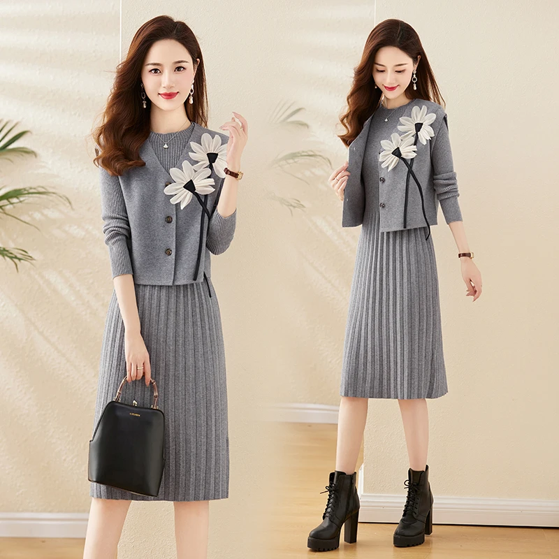 现货2025秋冬新款温柔气质感立体双生花拼接针织连衣裙两件套女