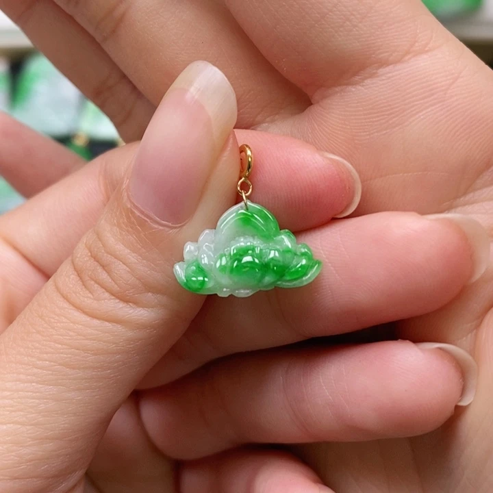 翡翠未镶嵌颈饰吊坠