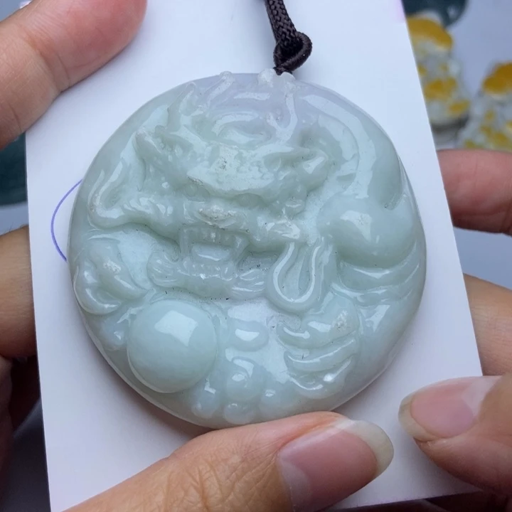翡翠颈饰未镶嵌婷****莲我