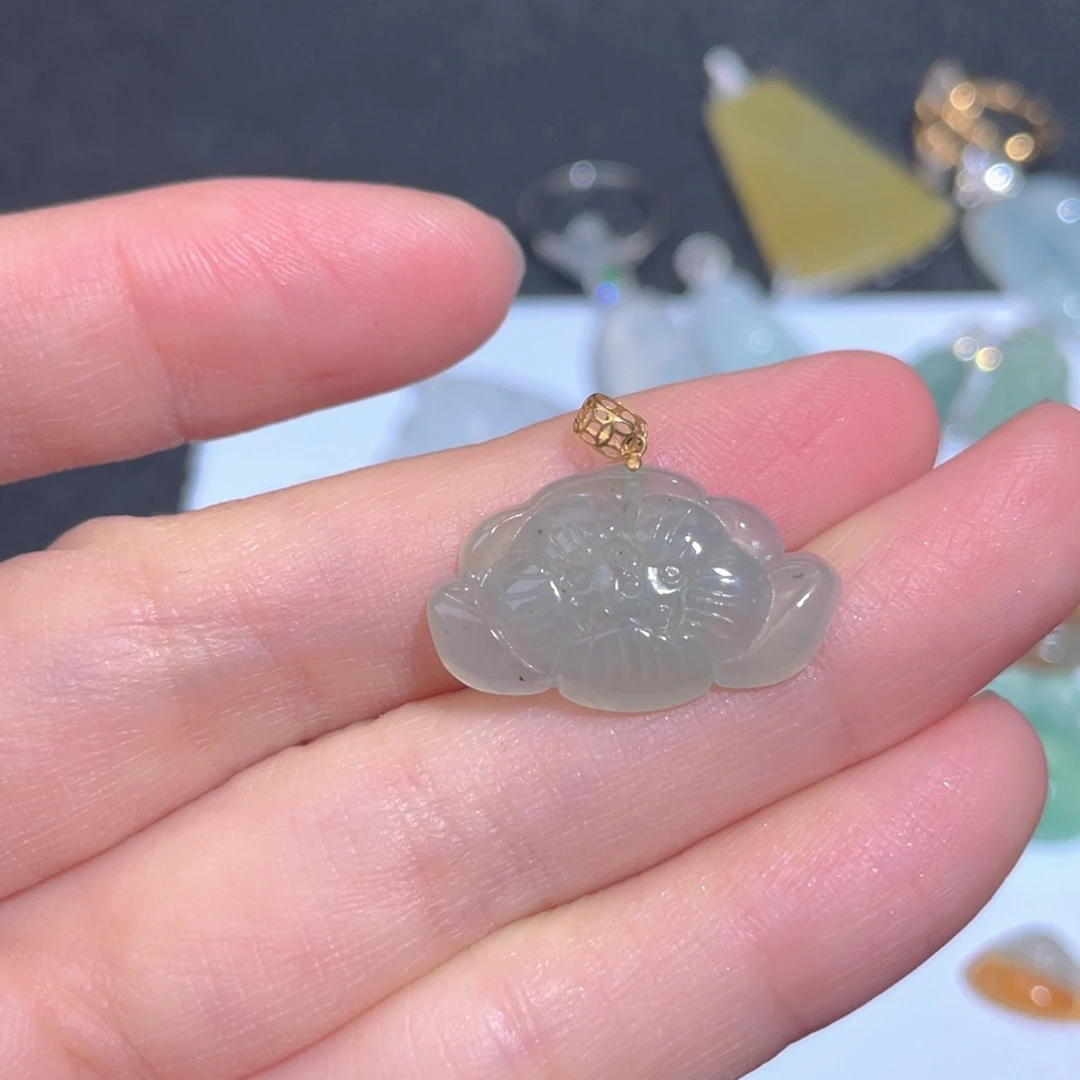 翡翠颈饰18K金镶嵌翡翠