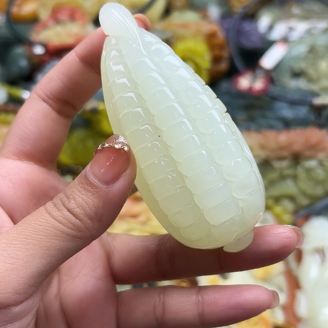 蛇纹石玉未镶嵌吊坠