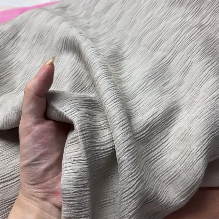 混纺棉浅灰色树皮纹天丝棉2米