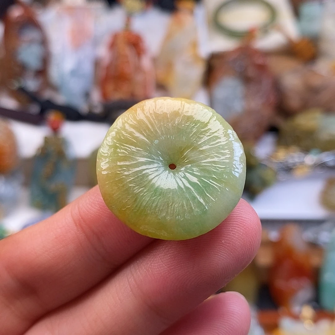 翡翠未镶嵌颈饰缅甸天然翡翠特色平安扣