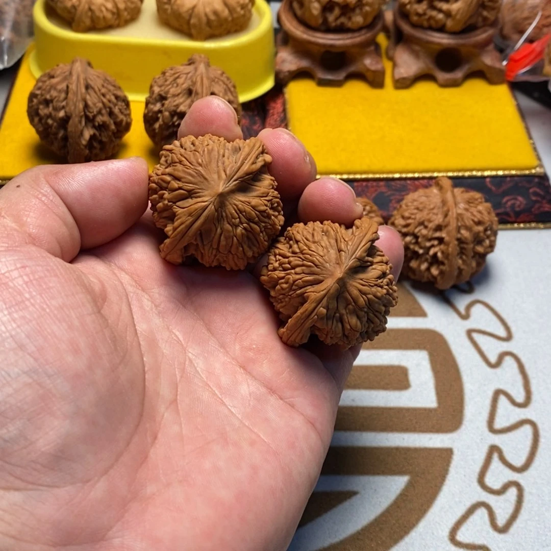 桃核把件全品虎头