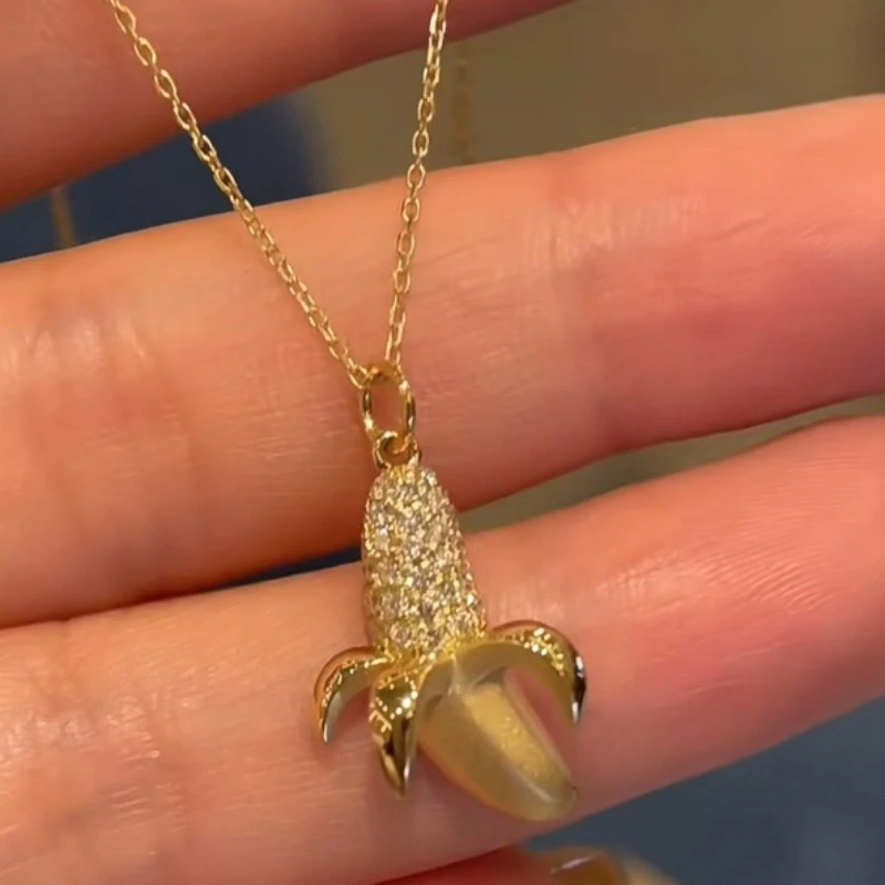 铜合金项链 精美香蕉吊坠项链女金色轻奢高级感百搭时尚百搭颈链