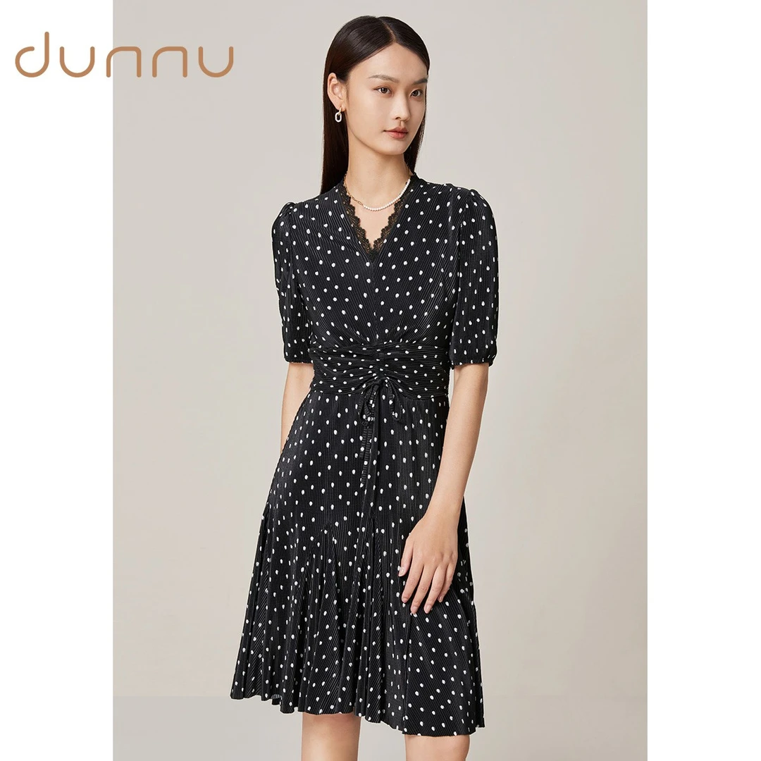 dunnu敦奴秋季蕾丝拼接V领抽绳中长款连衣裙DR150910