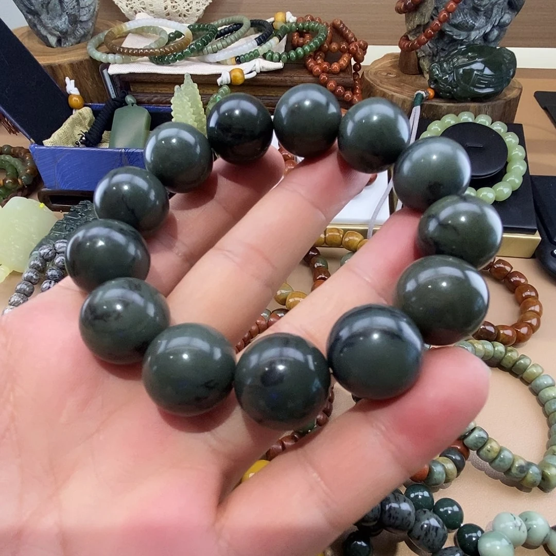 透闪石质玉未镶嵌珠宝奇石