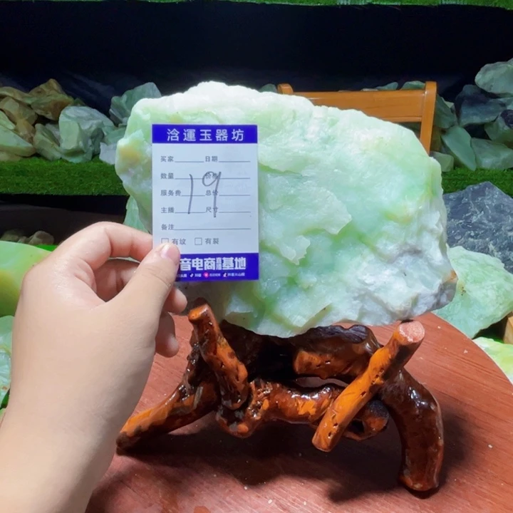 可***了蛇纹石玉未镶嵌岫玉原石摆件