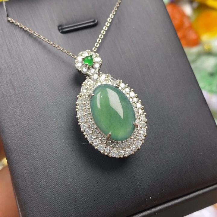 翡翠未镶嵌吊坠(赠链)