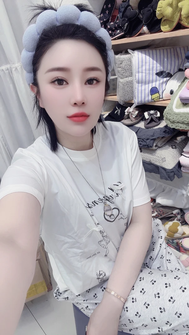 白色短袖长裤睡衣