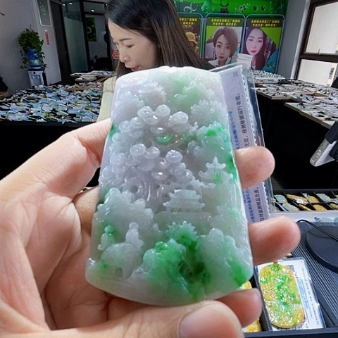 翡翠未镶嵌颈饰翡翠