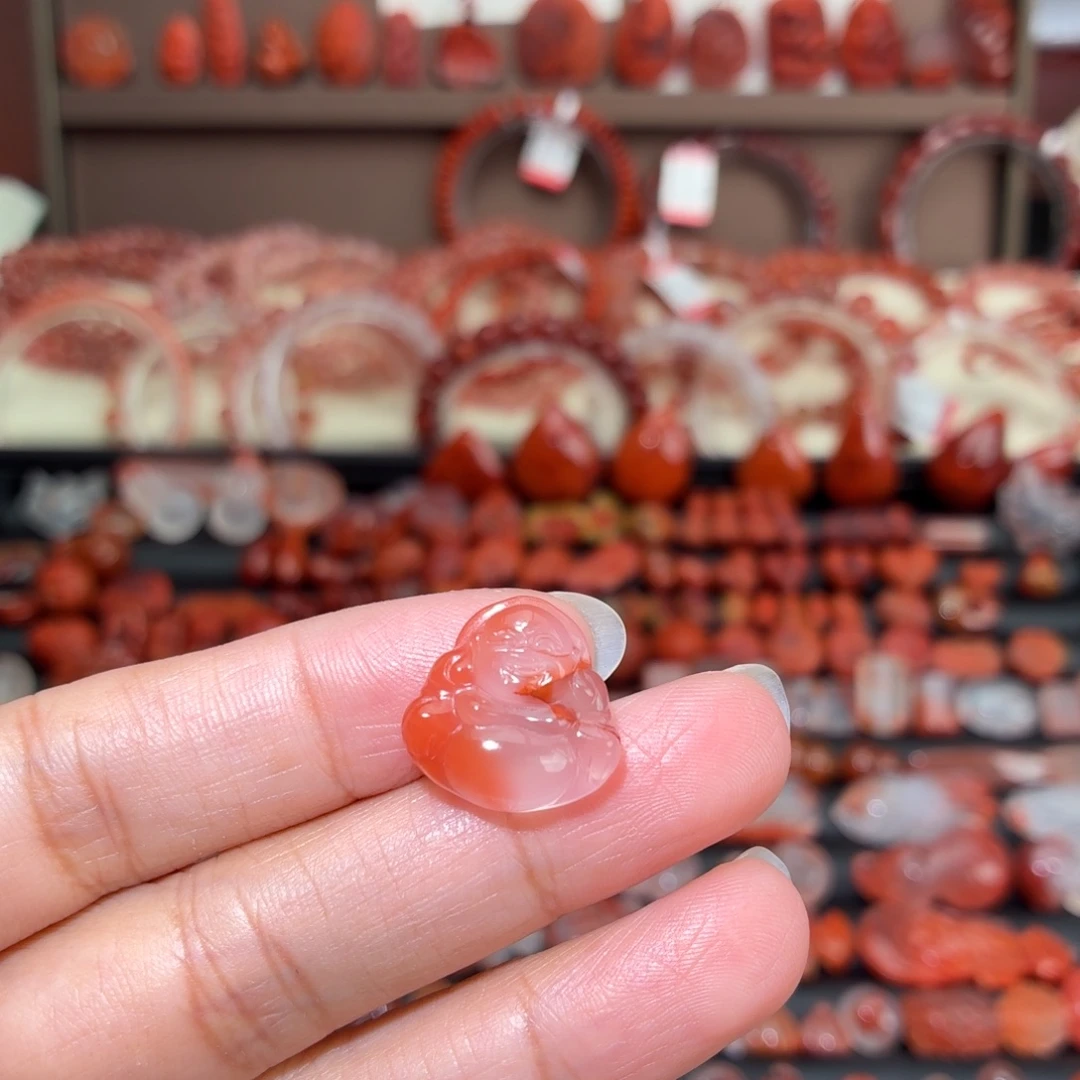 南红玛瑙未镶嵌颈饰佛公