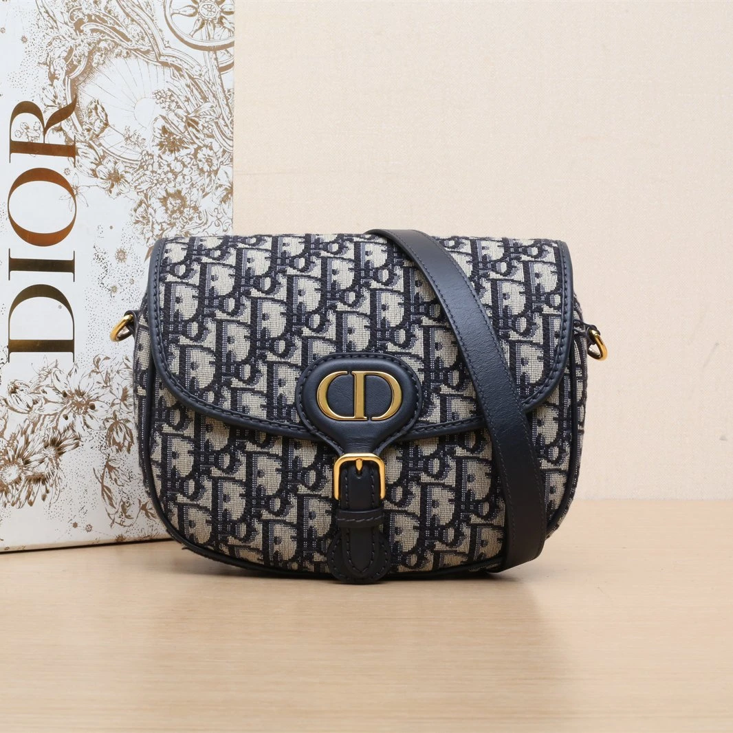 95新 DIOR/迪奥 【娇】单肩包中号 22 蓝色2020 P235093541