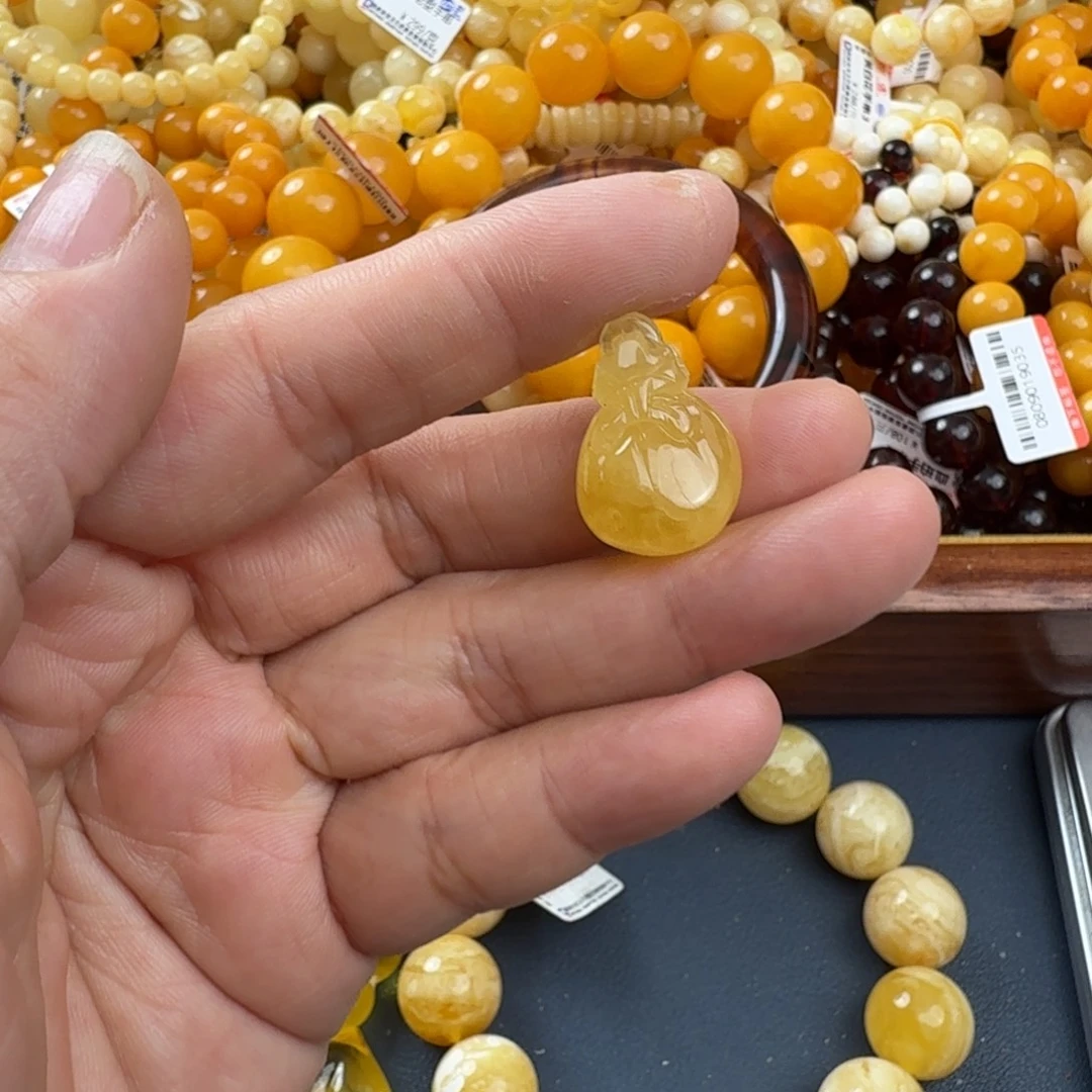 琥珀未镶嵌珠宝奇石