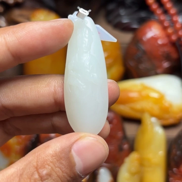 和田玉未镶嵌颈饰