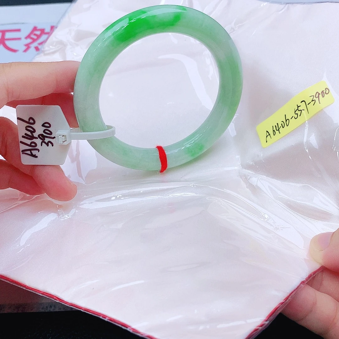 翡翠未镶嵌手镯我