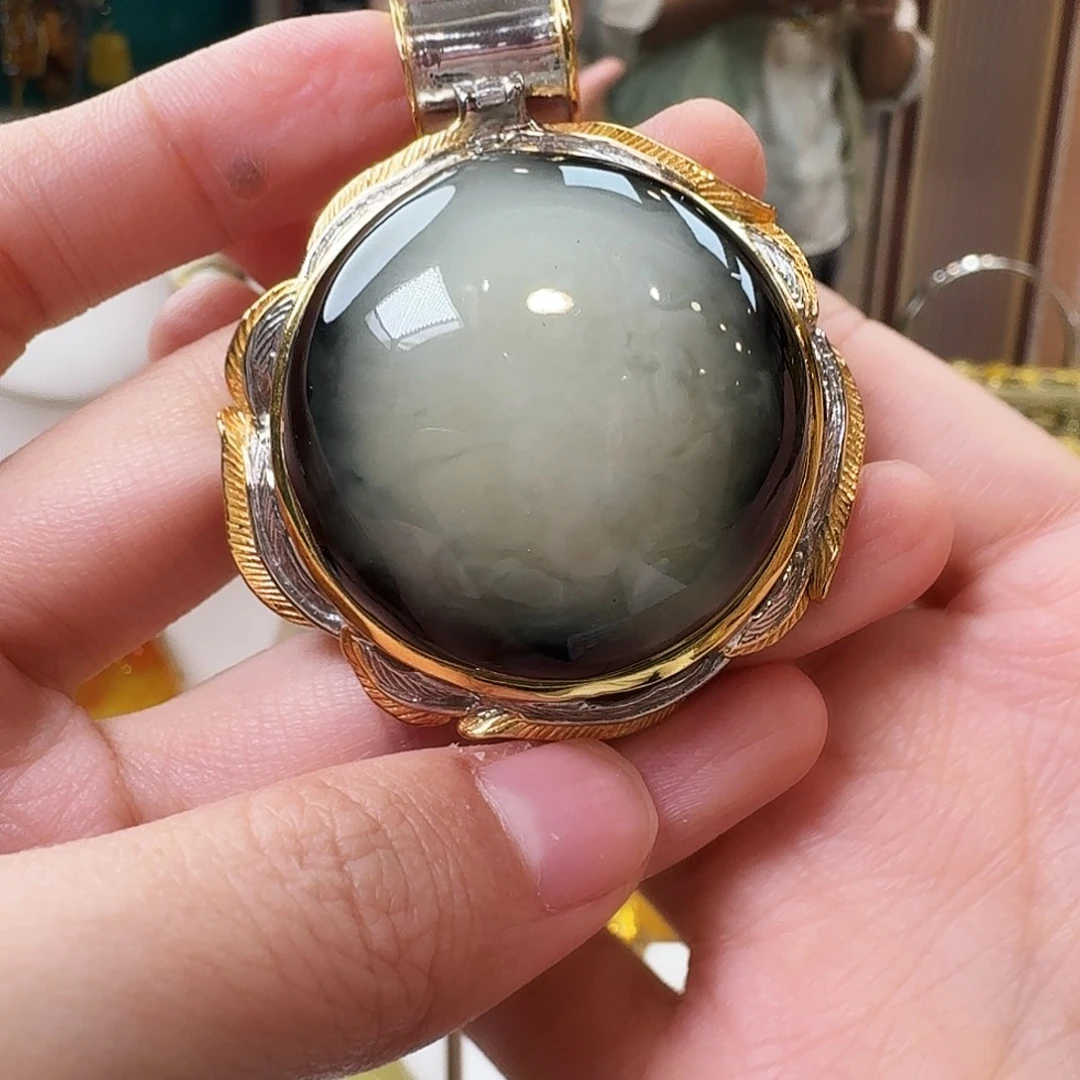 琥珀未镶嵌颈饰吊坠