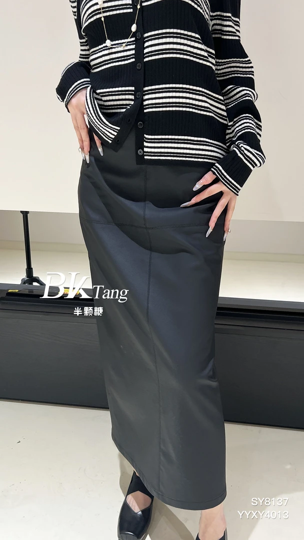 直筒后开叉皮裙/35C-YYXY4013