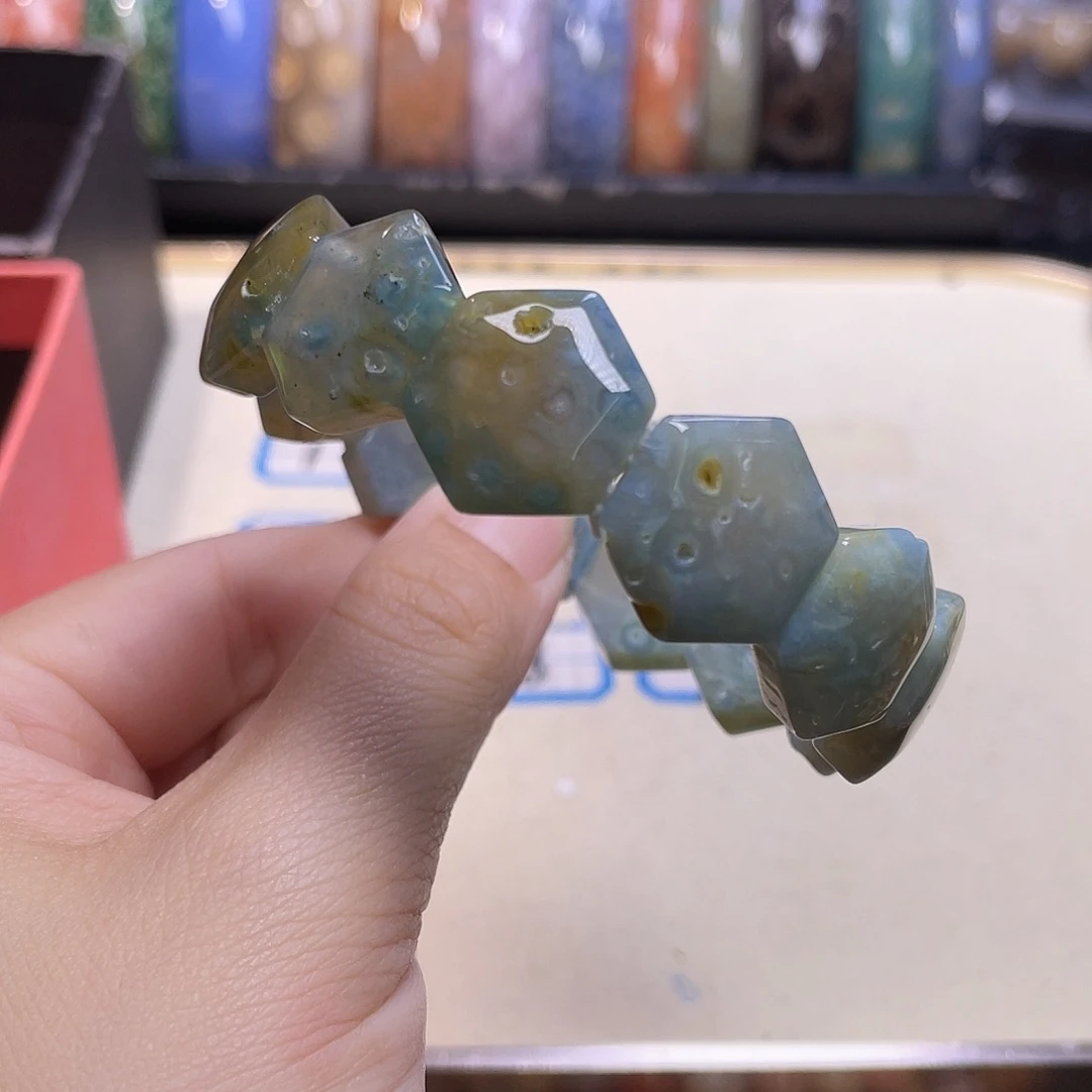 未镶嵌手镯硅化玉