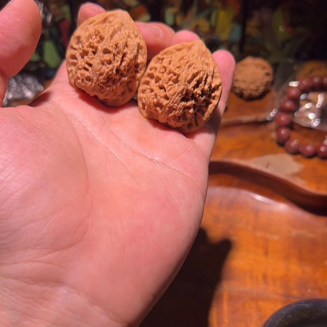 文玩核桃吊坠35➕全品水龙纹，水尖磕了下