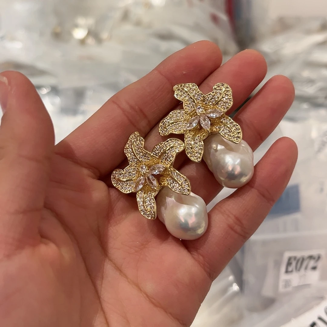 淡水珍珠耳饰合金