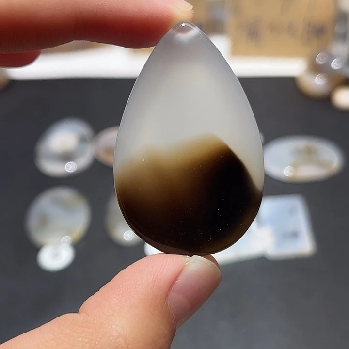 玛瑙/玉髓颈饰未镶嵌