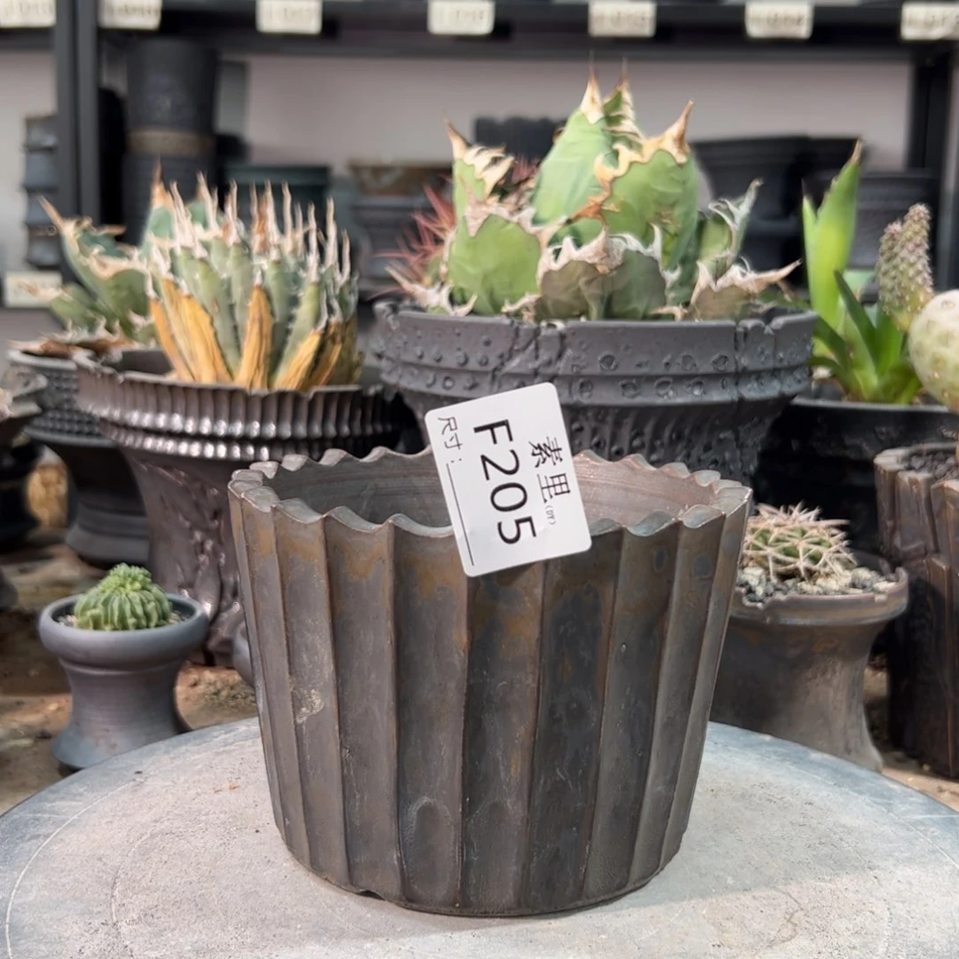 景德镇手工素里内口12.5高10瑕疵