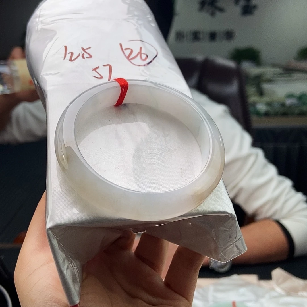 翡翠未镶嵌手镯颜色多样性发拍一发一