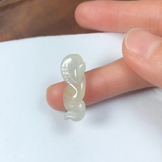 翡翠未镶嵌颈饰缅甸A货，每天下午1点半开播
