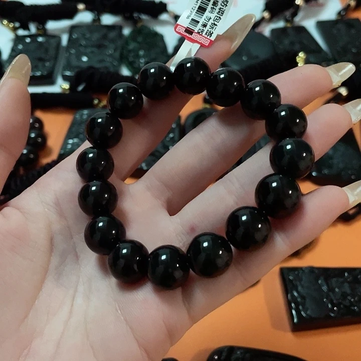 翡翠颈饰未镶嵌萍*