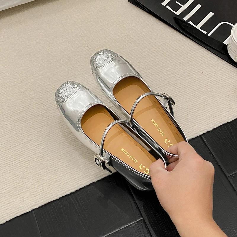 法式配裙子玛丽珍鞋单鞋女新款韩版银色小皮鞋#YWYR878