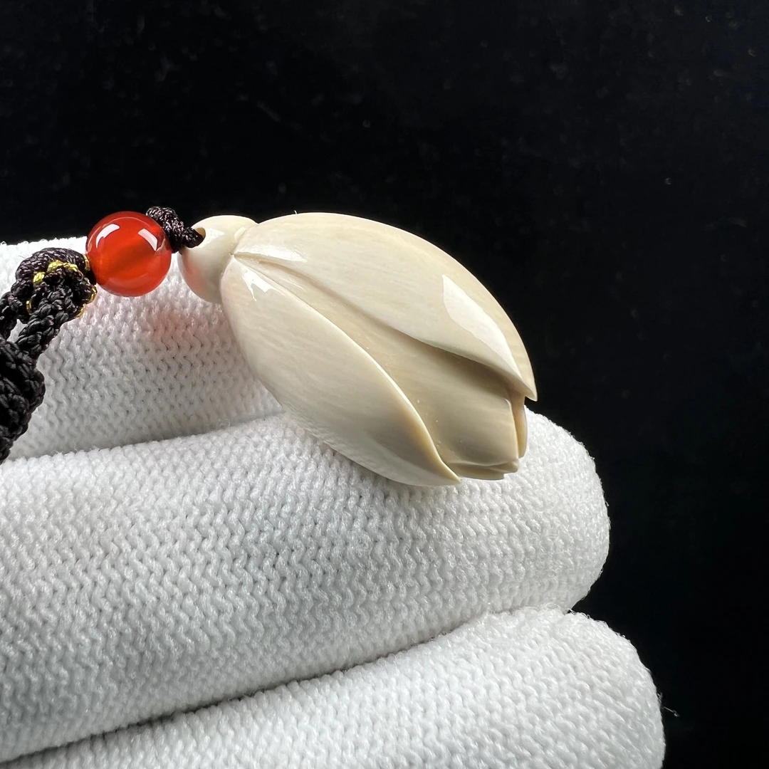 S5459天然猛犸牙玉兰花30x15mm支持鉴定假一赔四