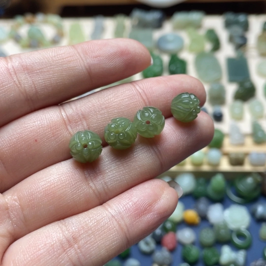 和田玉未镶嵌吊坠(不含链)一个