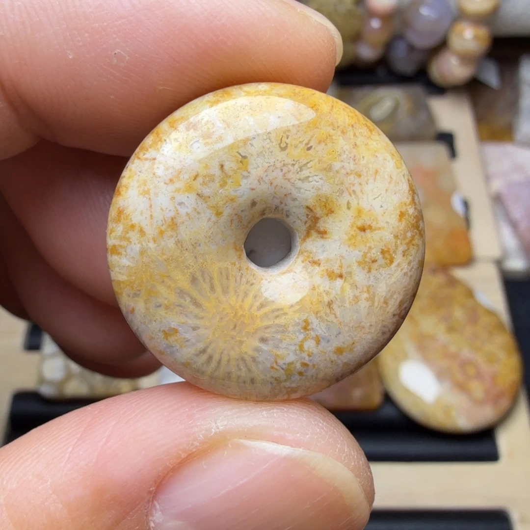 硅化玉未镶嵌纯天然色有机玉石保真色