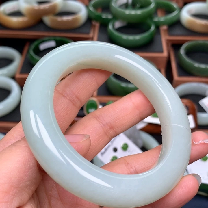 和田玉手镯未镶嵌58