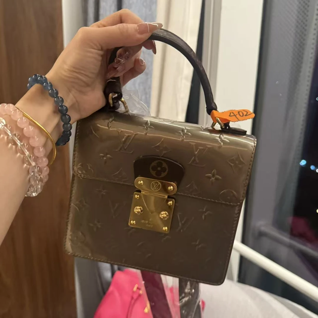 95新 LouisVuitton/路易威登 402/二奢包包