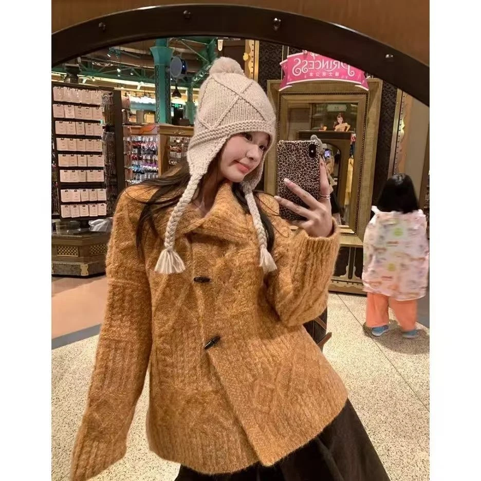 重工绞花牛角扣翻领慵懒麻花毛线衣女秋冬外搭羊毛毛衣外套