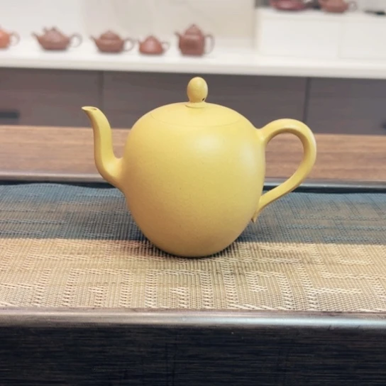 茶壶紫砂黄龙山大水潭本绿半手工（200 cc）