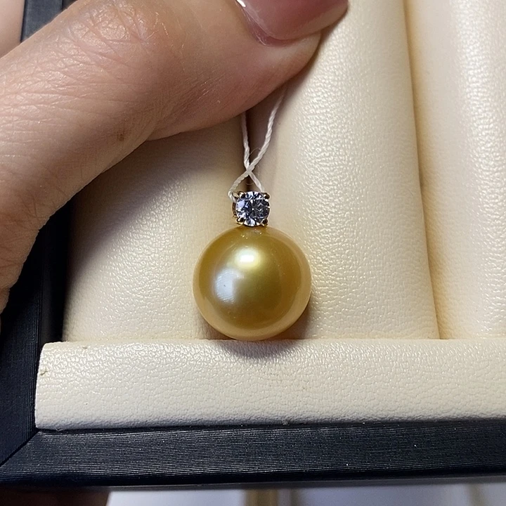 18K金镶嵌海水珍珠吊坠(不含链)