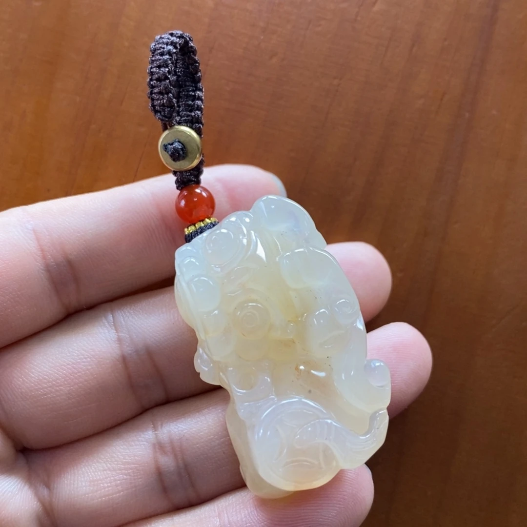 石英质玉（黄龙玉）未镶嵌颈饰