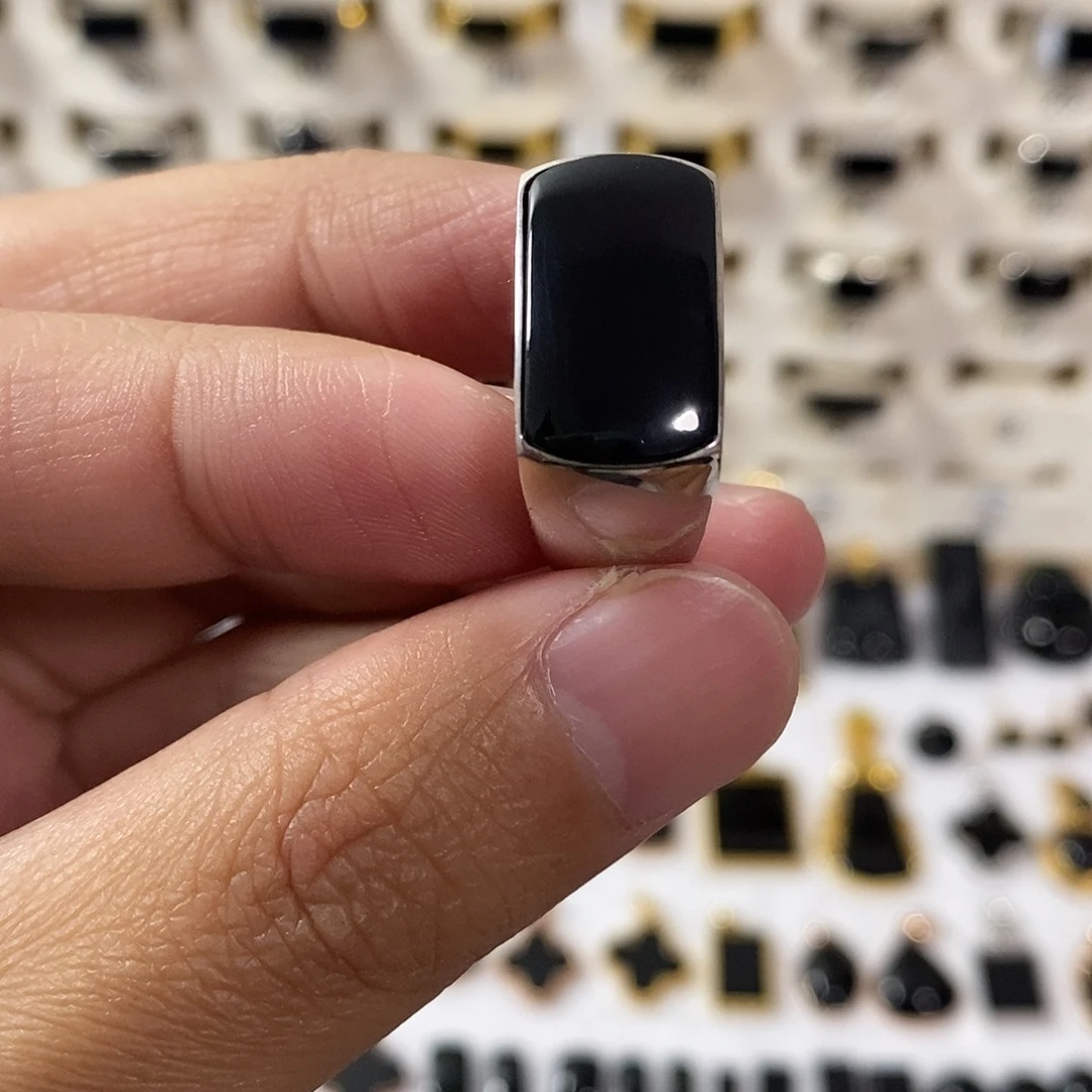 翡翠未镶嵌手链墨翠