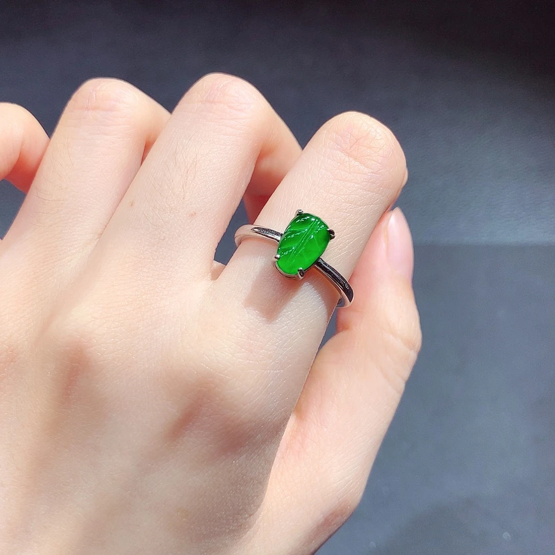 翡翠戒指未镶嵌翡翠