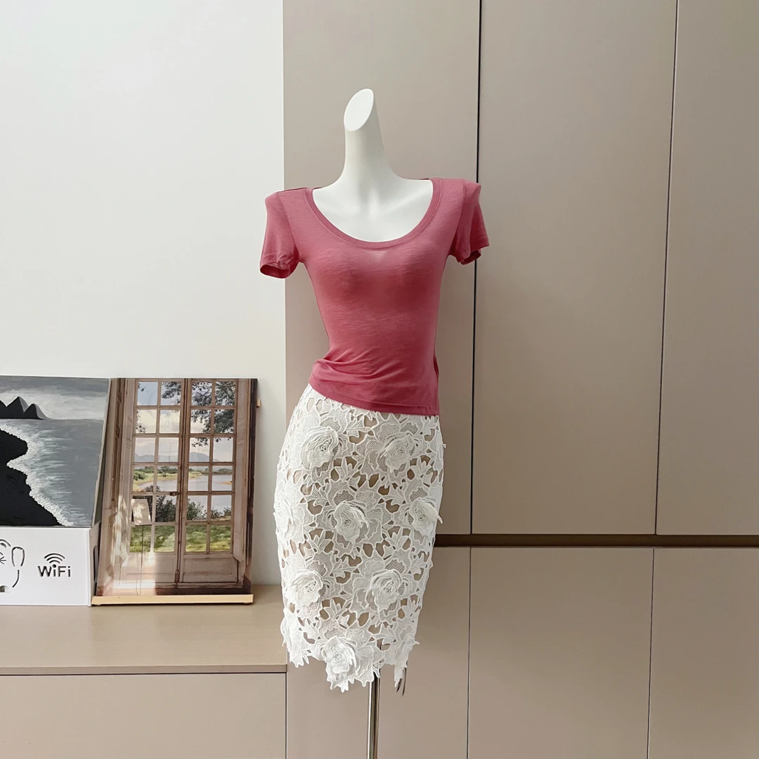 娇俏姐姐 天丝面膜 亲肤百搭大圆领T恤/蕾丝裙