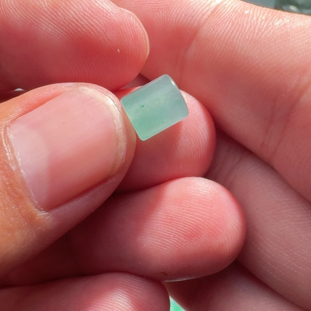 未镶嵌定制翡翠天然翡翠桶珠