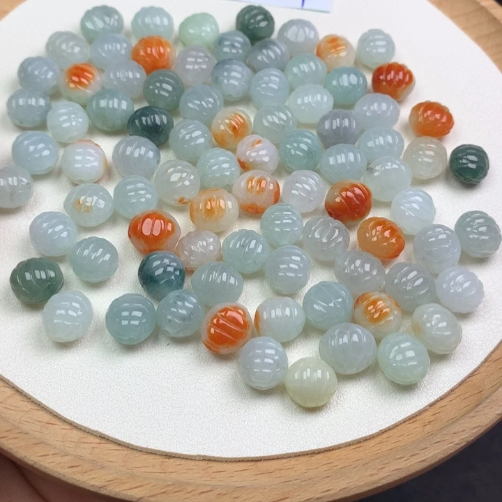 翡翠颈饰未镶嵌不退不换