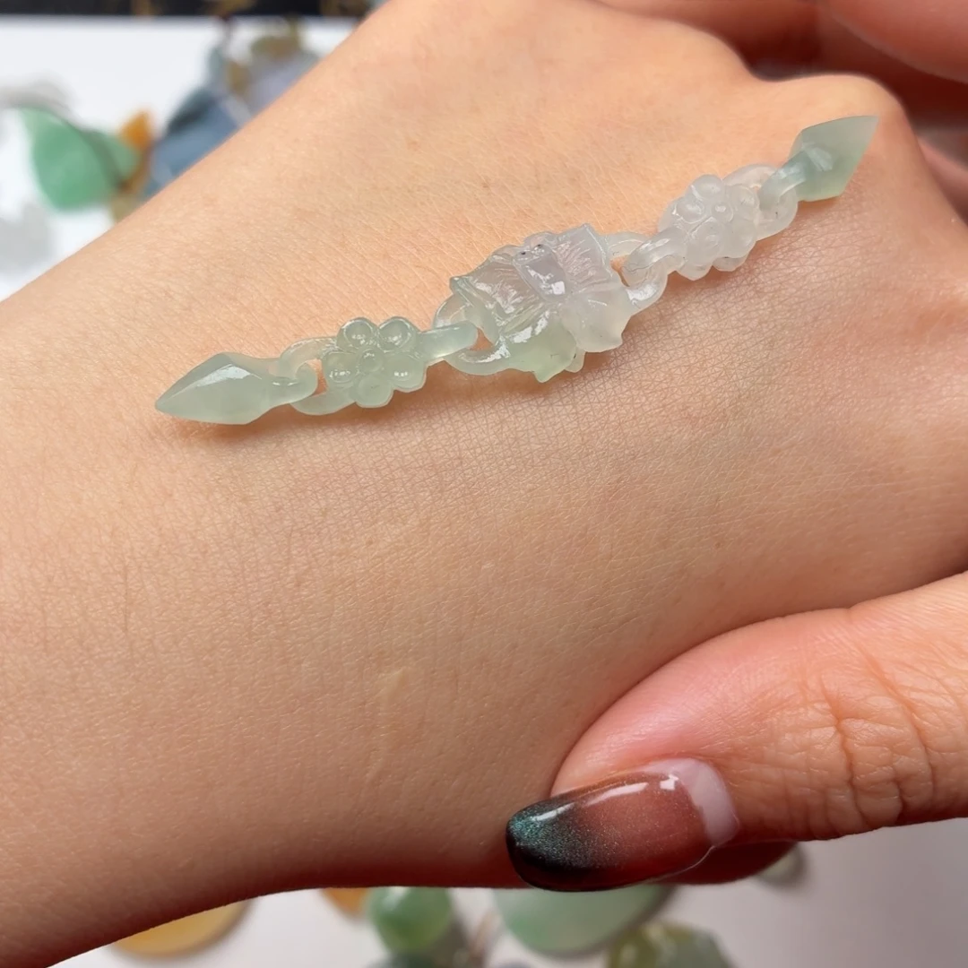 定制翡翠未镶嵌小蝴蝶