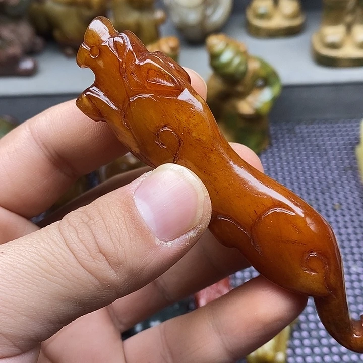 未镶嵌蛇纹石玉颈饰