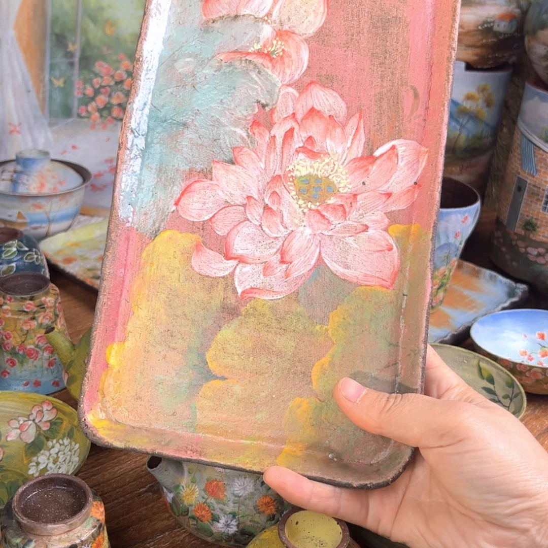 碟釉下五彩斑斓色彩